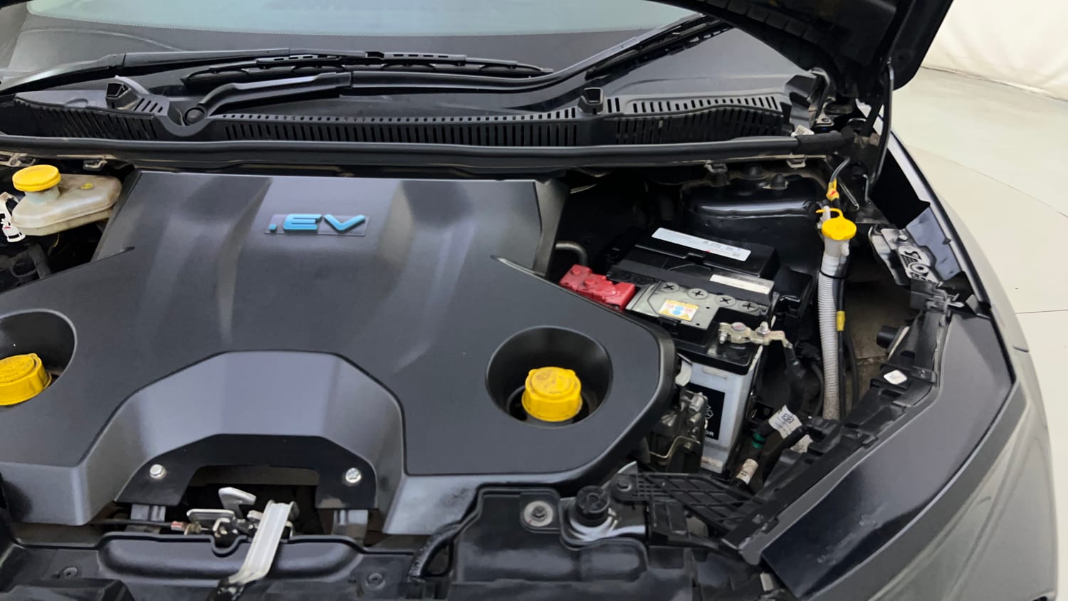 Used 2025 Tata Nexon EV Empowered 45 Electric Automatic engine ENGINE LEFT SIDE HINGE & APRON VIEW