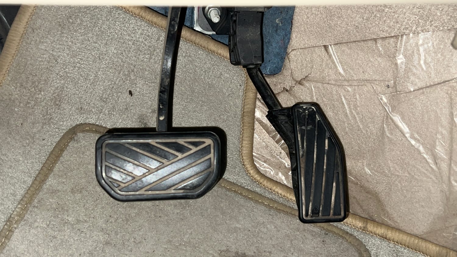 Used 2018 Maruti Suzuki Dzire ZXi AMT Petrol Automatic interior PEDALS VIEW