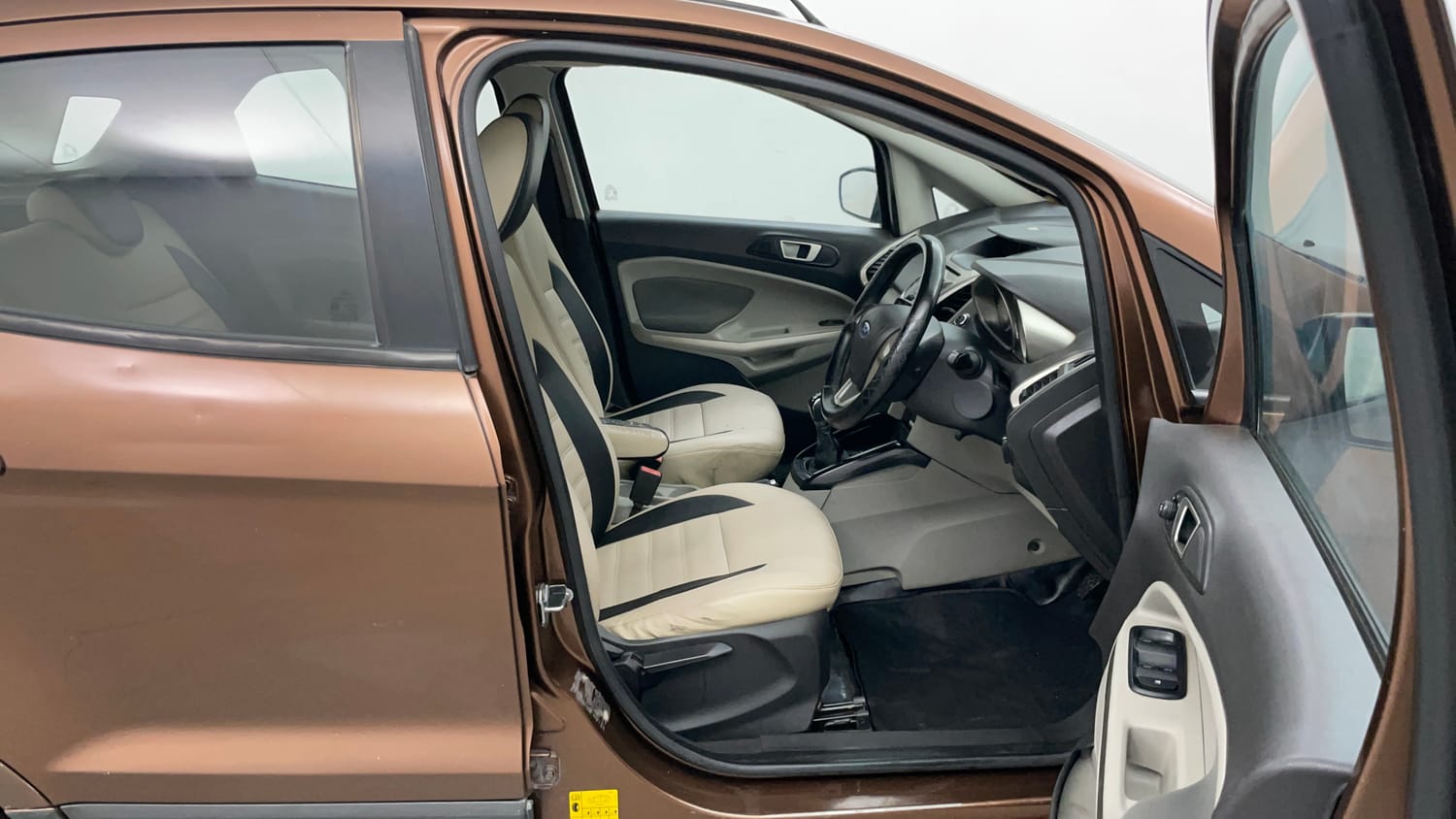 Used 2016 Ford EcoSport Titanium 1.5L TDCi Diesel Manual interior RIGHT SIDE FRONT DOOR CABIN VIEW