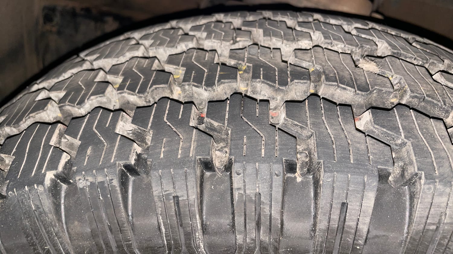 Used 2017 Tata Hexa XT 4x2 7 STR Diesel Manual tyres LEFT FRONT TYRE TREAD VIEW