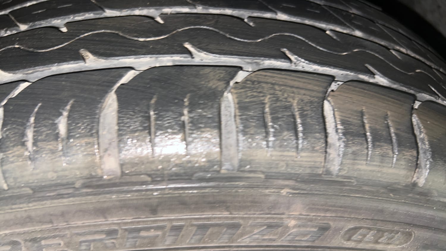 Used 2020 Hyundai Verna SX (O) 1.0 Turbo DCT Petrol Automatic tyres RIGHT FRONT TYRE TREAD VIEW
