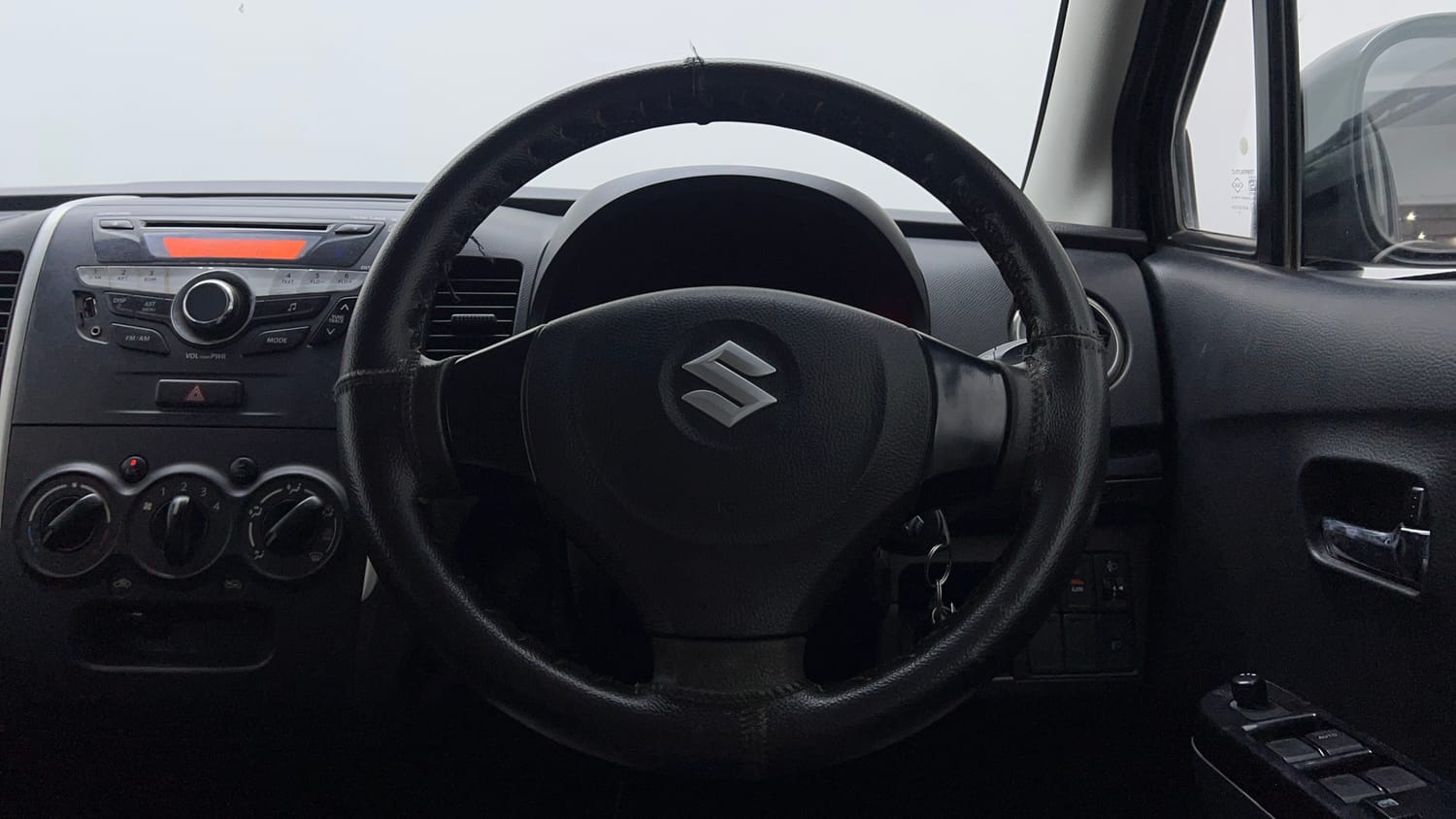 Used 2013 Maruti Suzuki Wagon R Stingray VXi Petrol Manual interior STEERING VIEW