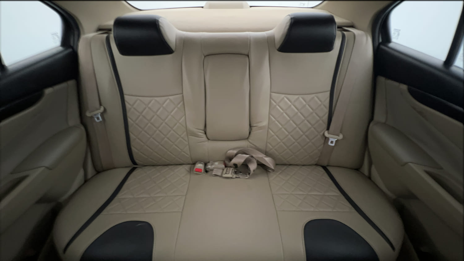 Used 2018 Maruti Suzuki Ciaz Delta 1.3 Hybrid Diesel Manual interior REAR SEAT CONDITION VIEW