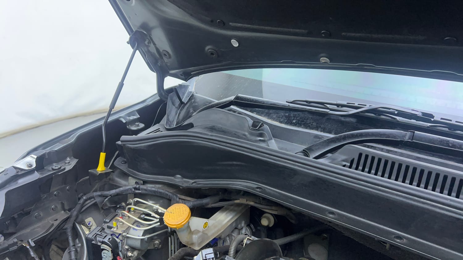 Used 2024 Tata Punch Creative Dual Tone AMT Petrol Automatic engine ENGINE RIGHT SIDE HINGE & APRON VIEW