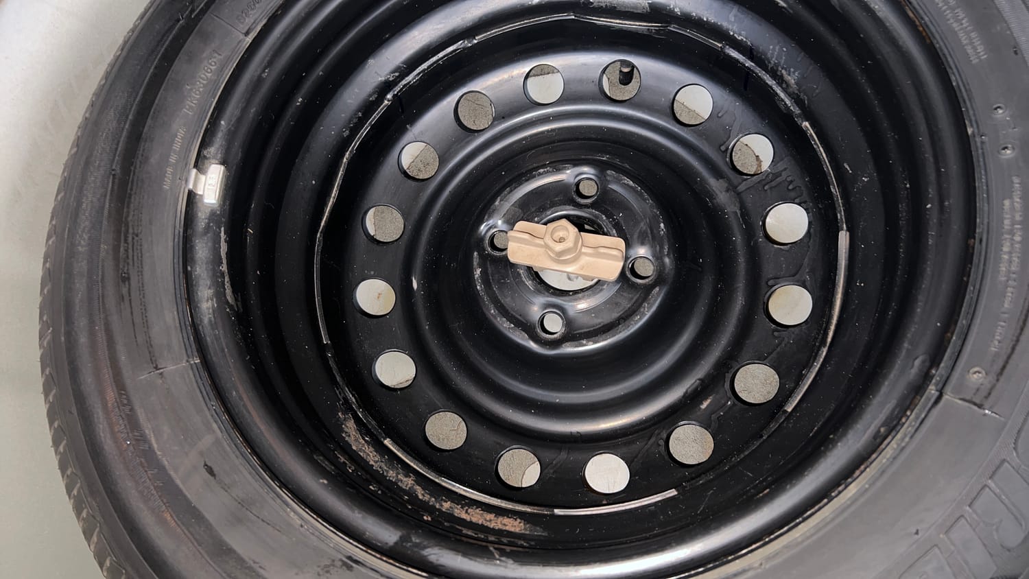 Used 2017 Hyundai i20 Active 1.2 S Petrol Manual tyres SPARE TYRE VIEW