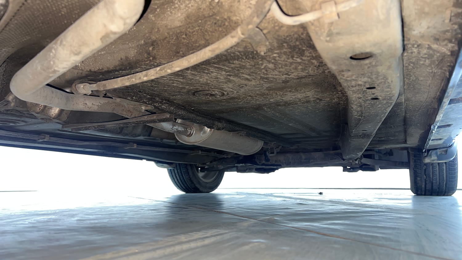 Used 2016 Maruti Suzuki Baleno Alpha 1.2 Petrol Manual extra REAR RIGHT UNDERBODY VIEW