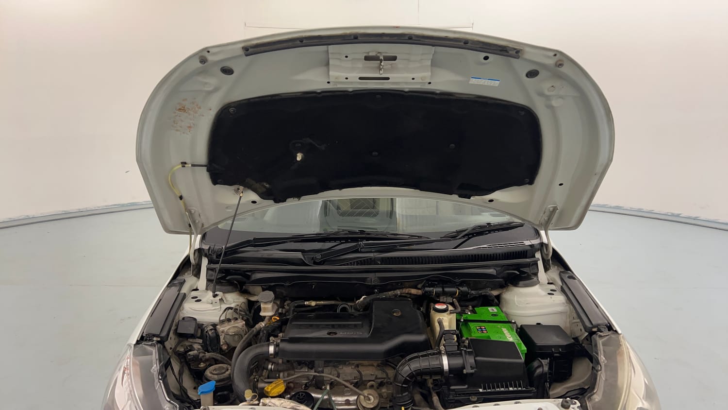Used 2018 Maruti Suzuki Ciaz Delta 1.3 Hybrid Diesel Manual engine ENGINE & BONNET OPEN FRONT VIEW