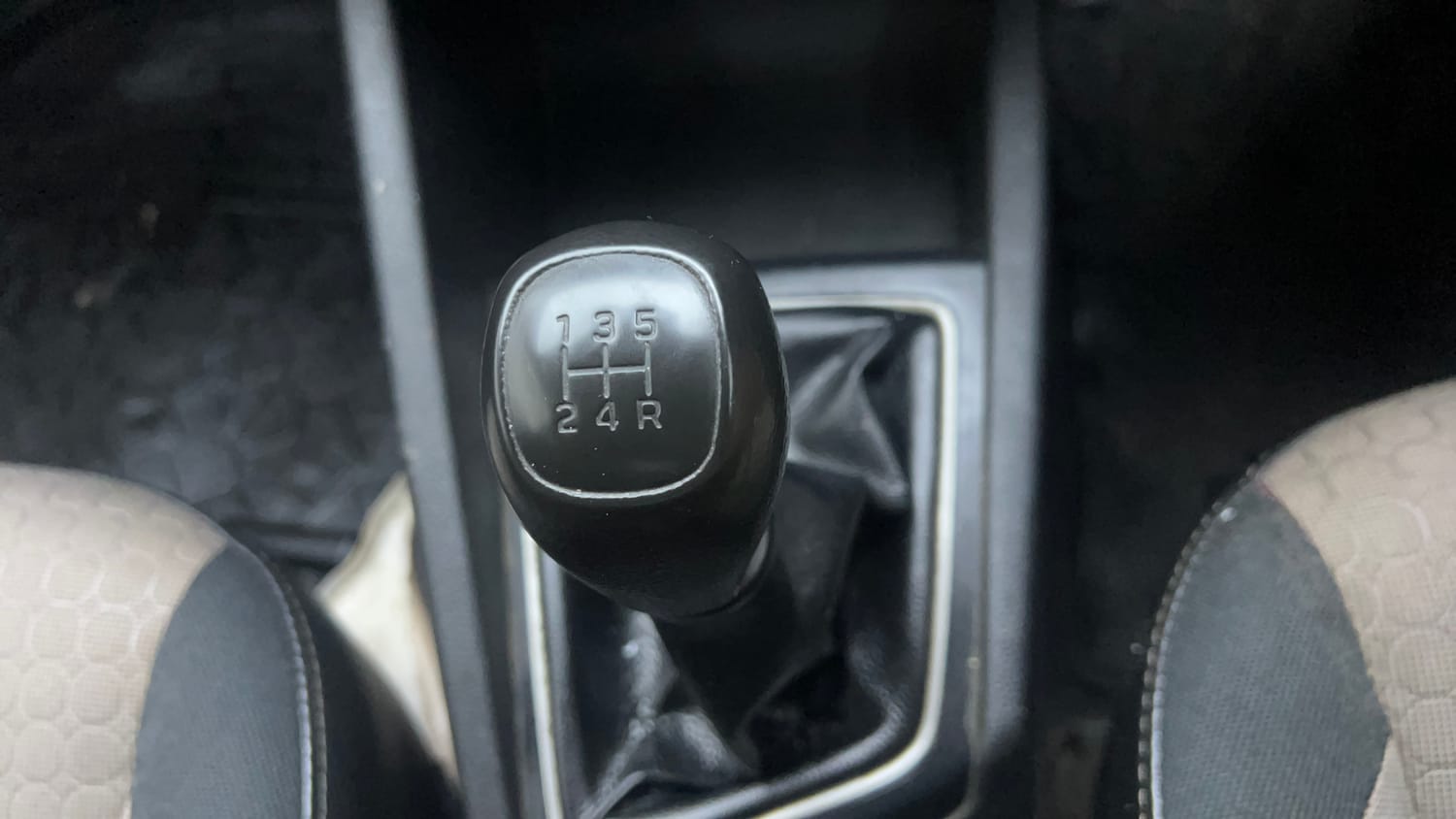 Used 2019 Hyundai Elite i20 Magna 1.2 Petrol Manual interior GEAR  KNOB VIEW