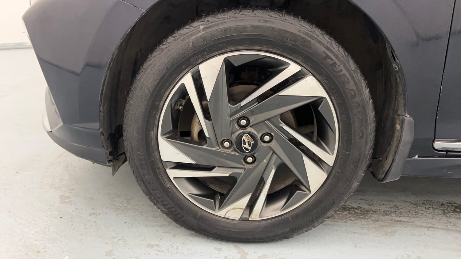 Used 2020 Hyundai New i20 Asta (O) 1.0 Turbo DCT Petrol Automatic tyres LEFT FRONT TYRE RIM VIEW