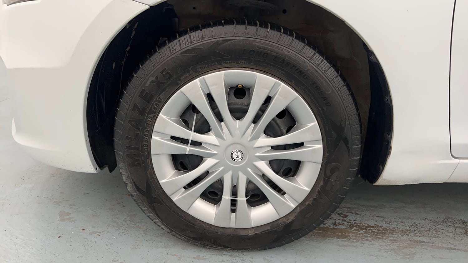 Used 2018 Maruti Suzuki Ciaz Delta 1.3 Hybrid Diesel Manual tyres LEFT FRONT TYRE RIM VIEW