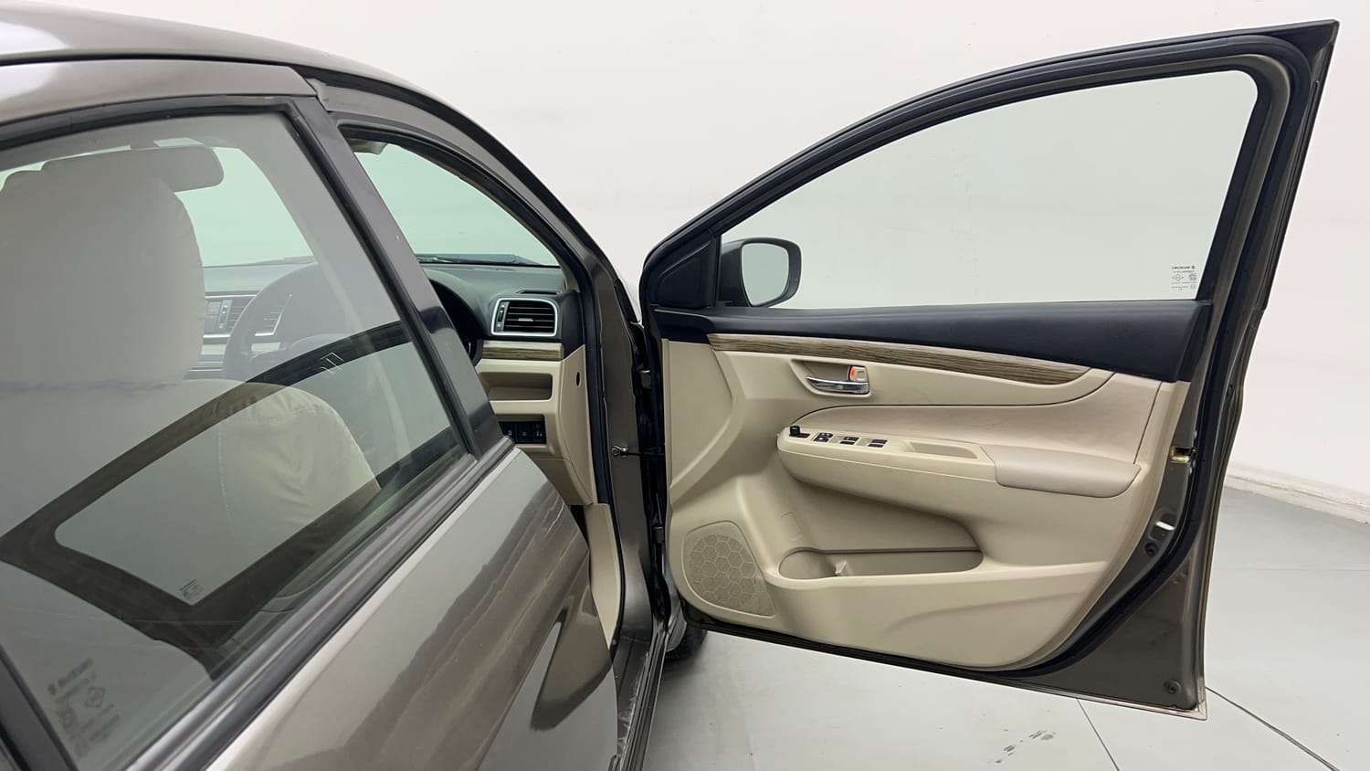 Used 2019 Maruti Suzuki Ciaz Delta Hybrid 1.5 Petrol Manual interior RIGHT FRONT DOOR OPEN VIEW