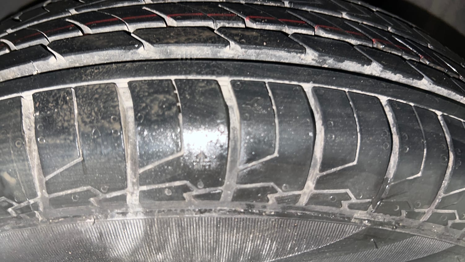 Used 2015 Hyundai Elite i20 Sportz 1.2 Petrol Manual tyres RIGHT FRONT TYRE TREAD VIEW