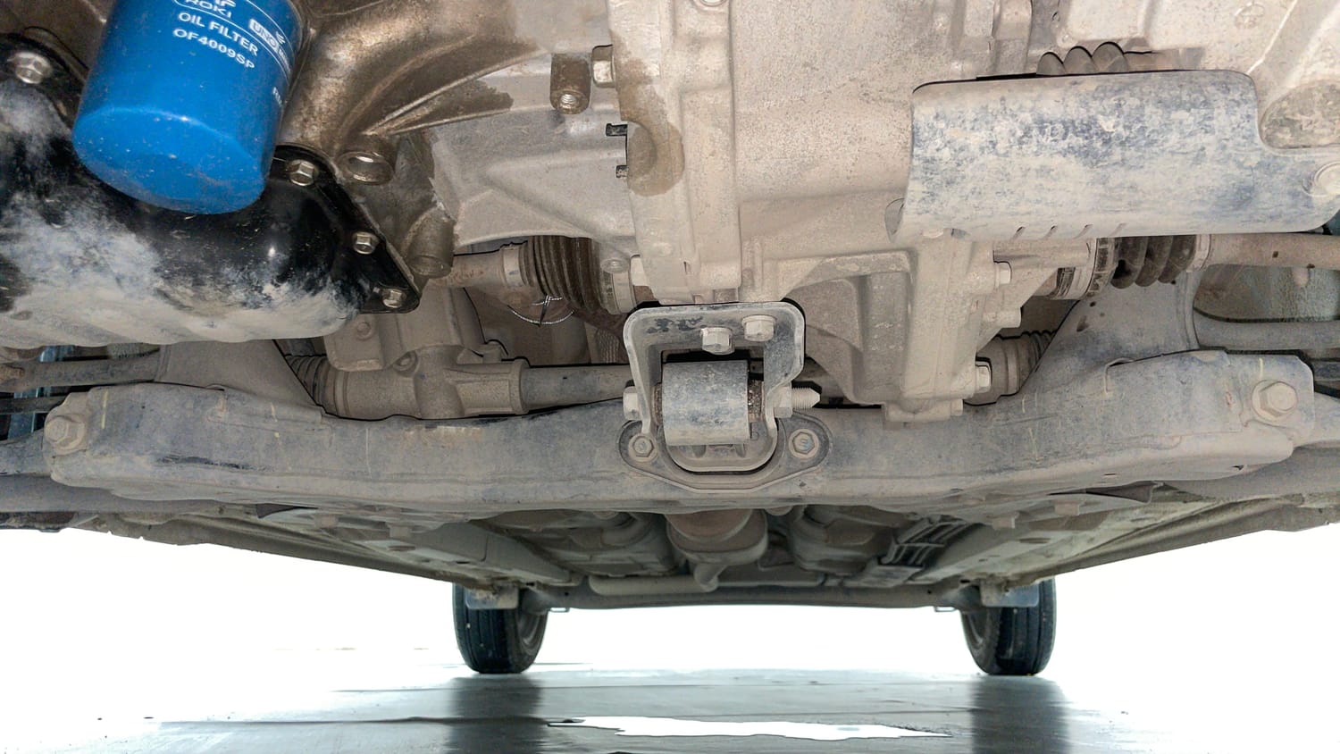 Used 2023 Hyundai Grand i10 Nios Sportz AMT 1.2 Kappa VTVT Petrol Automatic extra FRONT LEFT UNDERBODY VIEW
