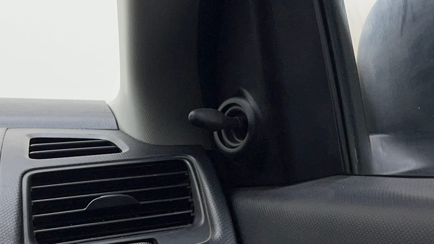 Used 2016 Maruti Suzuki Swift Lxi (O) Petrol Manual top_features Adjustable ORVM