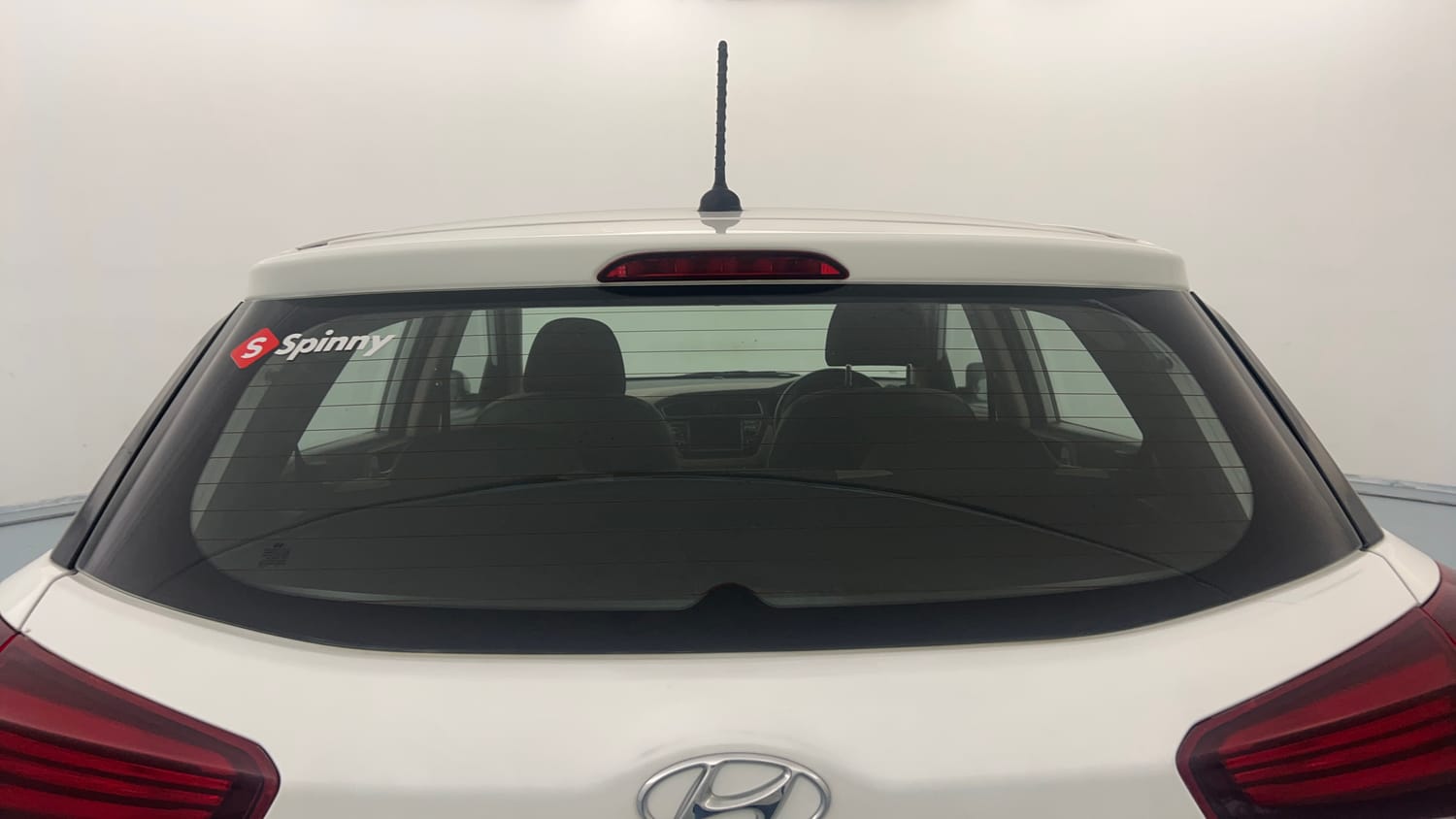 Used 2020 Hyundai Elite i20 Sportz Plus 1.2 Petrol Manual exterior BACK WINDSHIELD VIEW