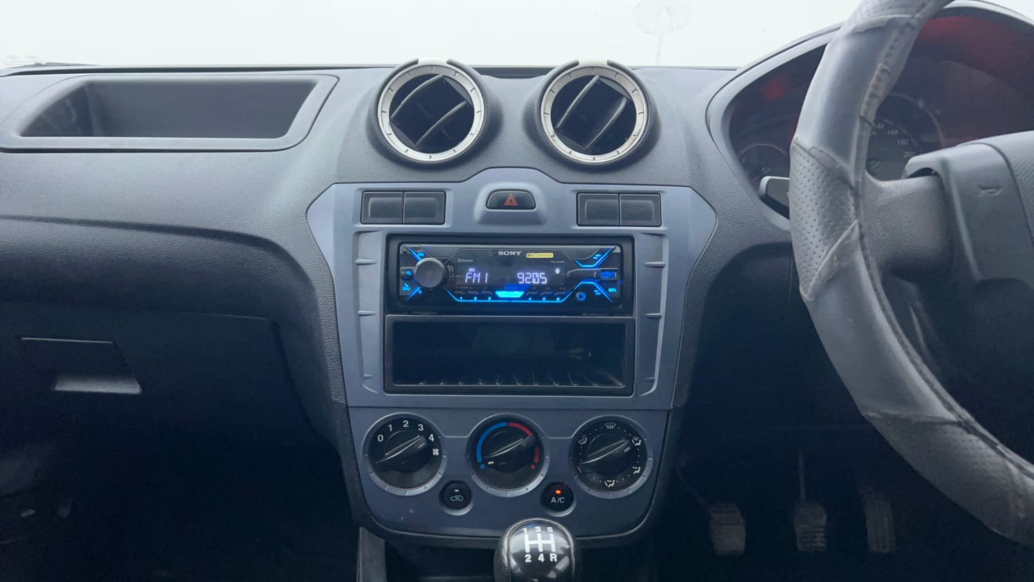 Used 2013 Ford Figo Duratorq Diesel EXI 1.4 Diesel Manual interior MUSIC SYSTEM & AC CONTROL VIEW