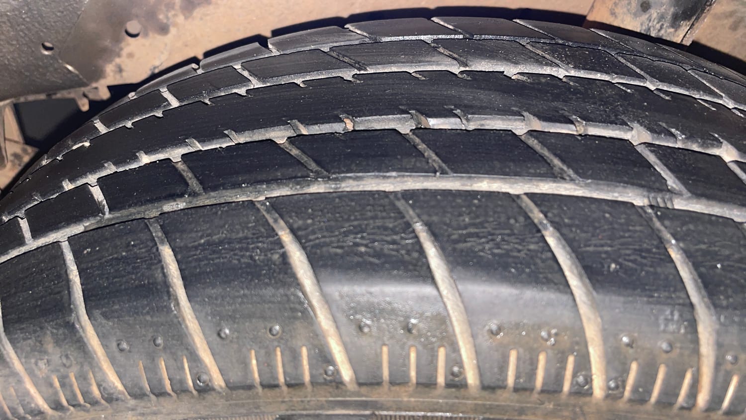 Used 2014 Maruti Suzuki Celerio VXi AMT Petrol Automatic tyres LEFT REAR TYRE TREAD VIEW