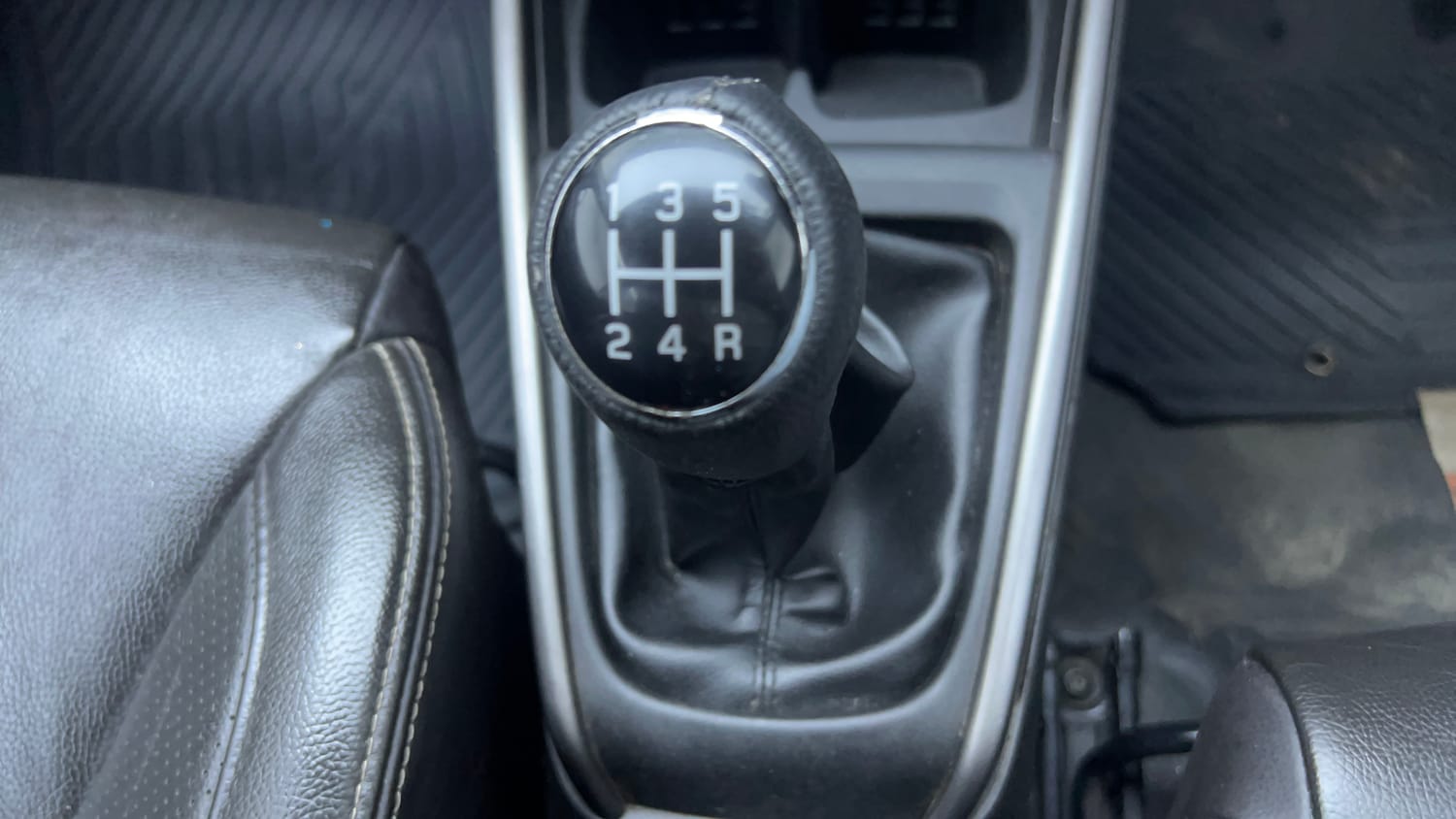 Used 2019 Maruti Suzuki XL6 Alpha MT Petrol Petrol Manual interior GEAR  KNOB VIEW