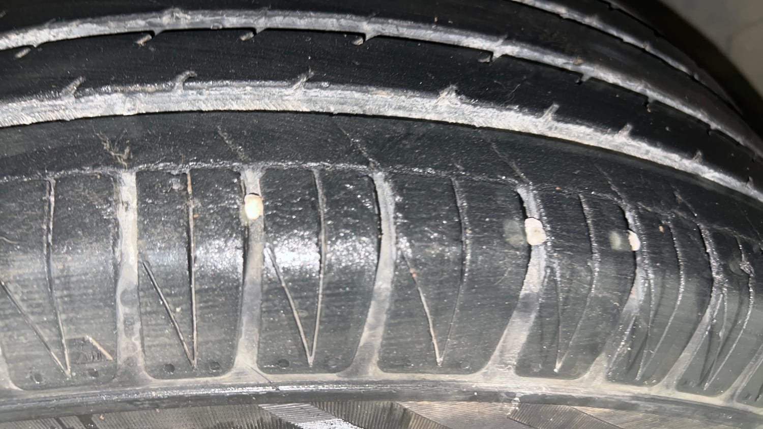 Used 2022 Hyundai Venue SX 1.2 Petrol Petrol Manual tyres RIGHT FRONT TYRE TREAD VIEW