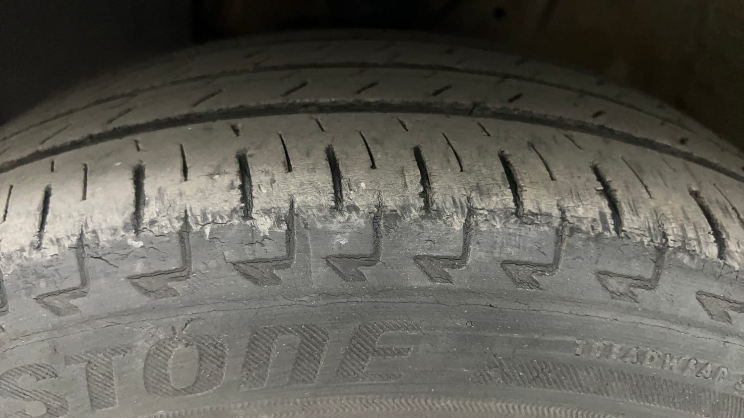 Used 2023 Maruti Suzuki Ignis Zeta 1.2 MT Petrol Manual tyres LEFT FRONT TYRE TREAD VIEW