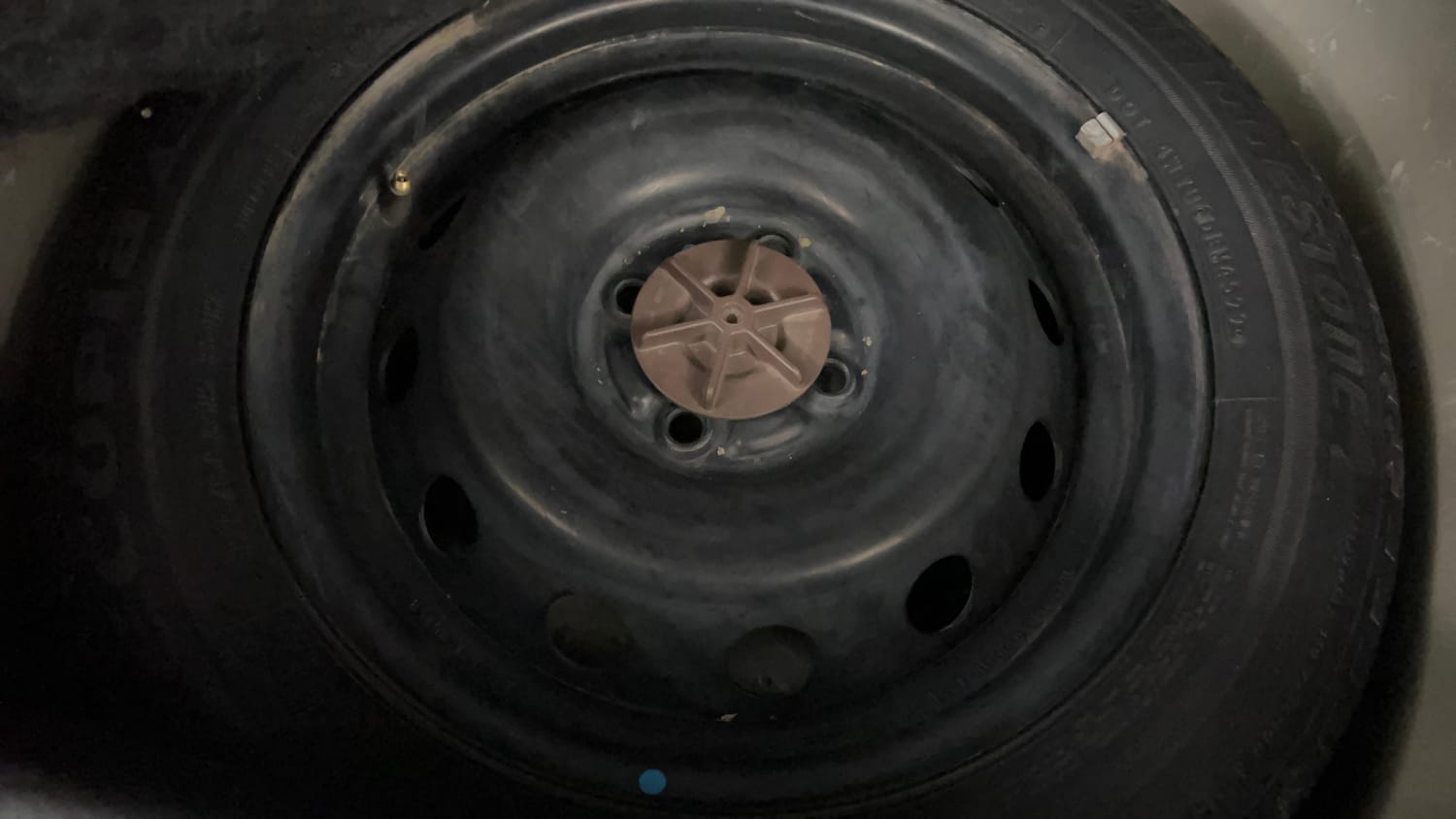 Used 2023 Maruti Suzuki Ignis Zeta 1.2 MT Petrol Manual tyres SPARE TYRE VIEW