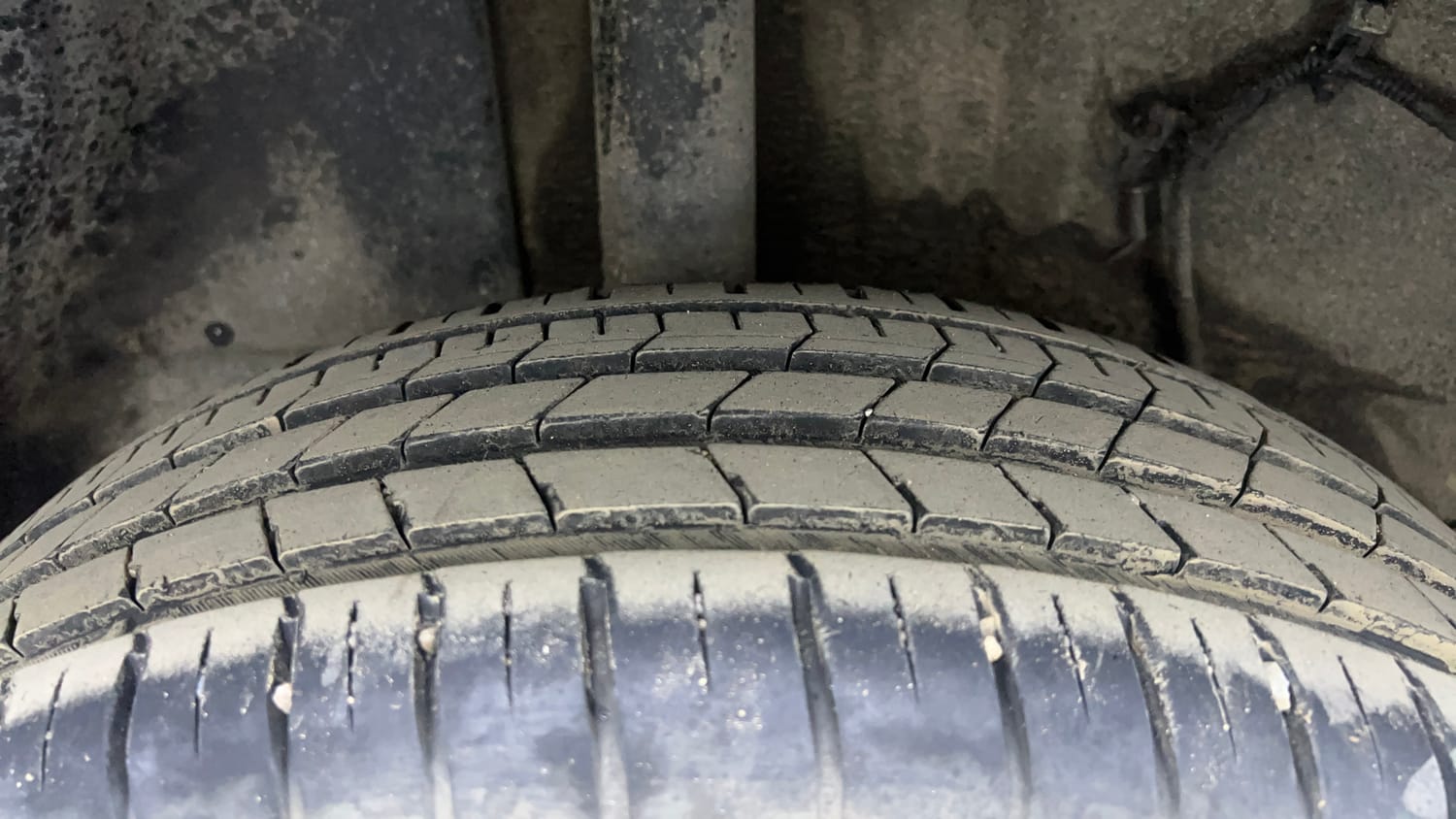 Used 2024 Tata Punch Creative Dual Tone AMT Petrol Automatic tyres RIGHT REAR TYRE TREAD VIEW