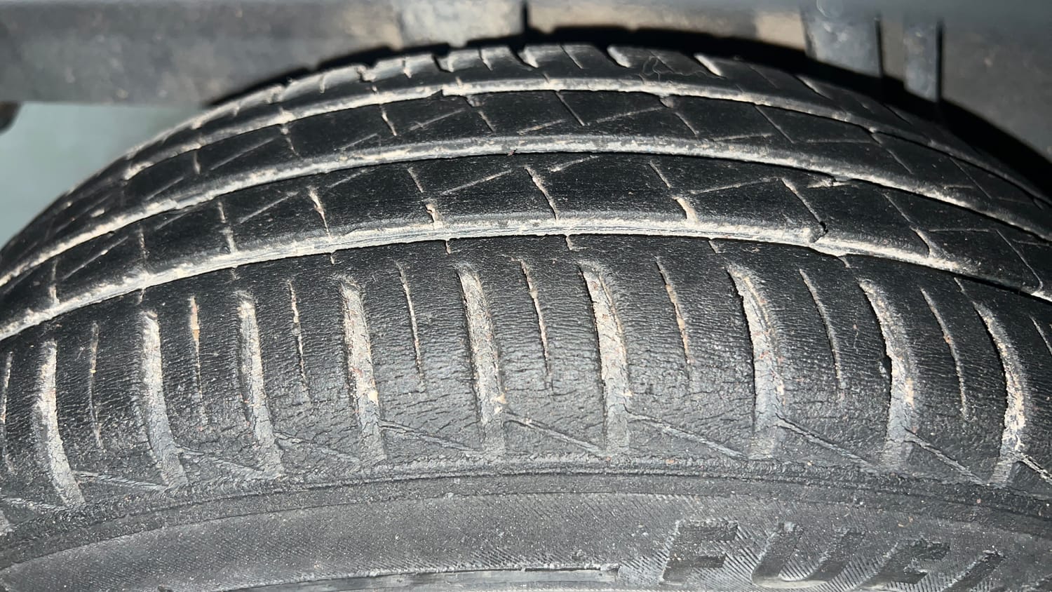 Used 2020 Renault Kwid 1.0 RXT Petrol Manual tyres RIGHT REAR TYRE TREAD VIEW