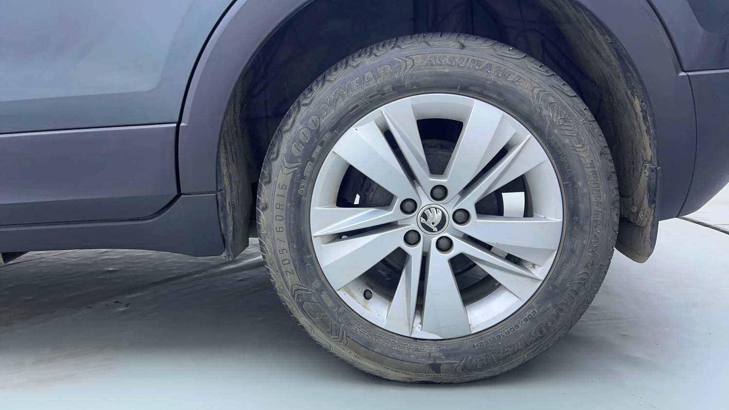 Used 2022 Skoda Kushaq Ambition 1.0L TSI AT Petrol Automatic tyres LEFT REAR TYRE RIM VIEW