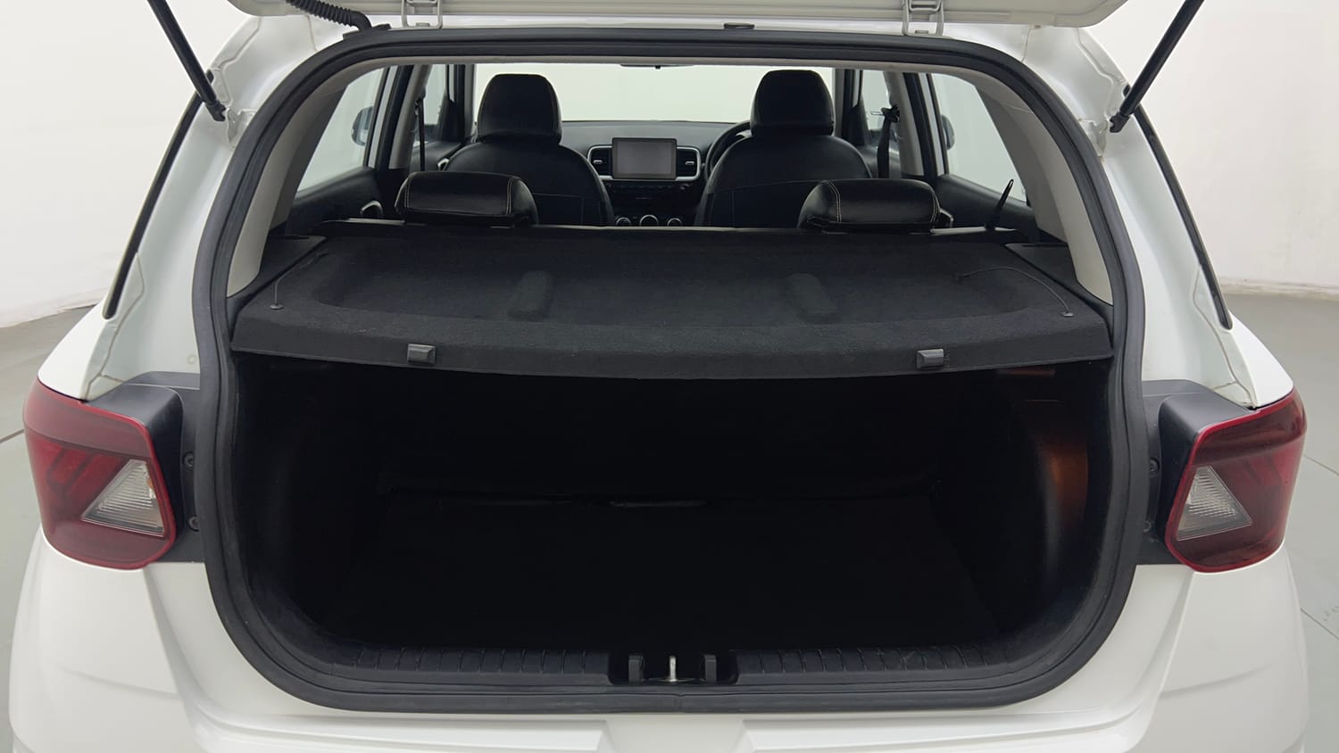 Used 2022 Hyundai Venue S Plus 1.2 Petrol Petrol Manual interior DICKY INSIDE VIEW