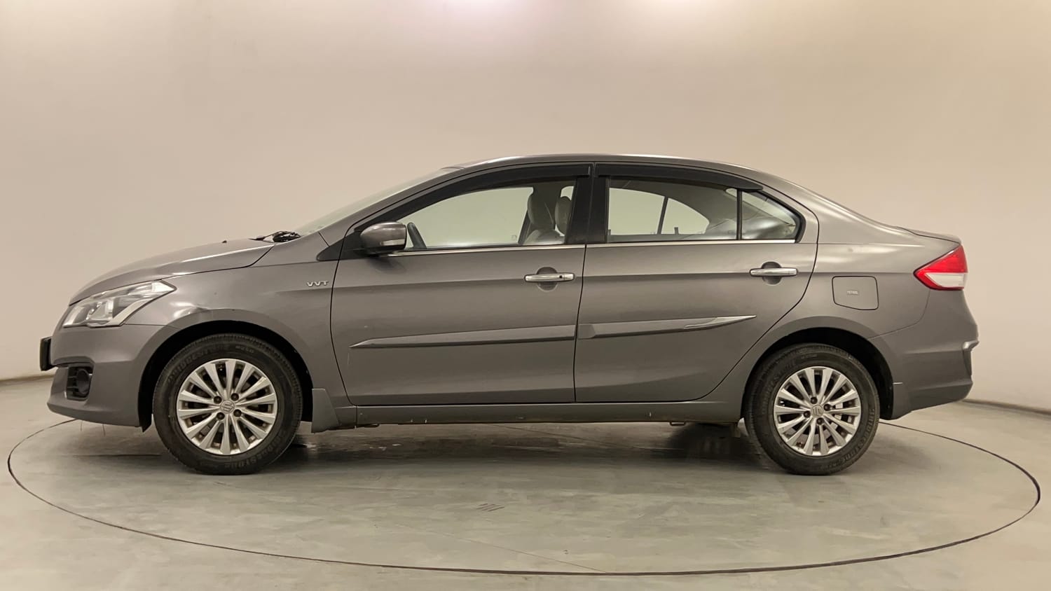 Used 2015 Maruti Suzuki Ciaz ZXi Petrol Manual exterior LEFT SIDE VIEW