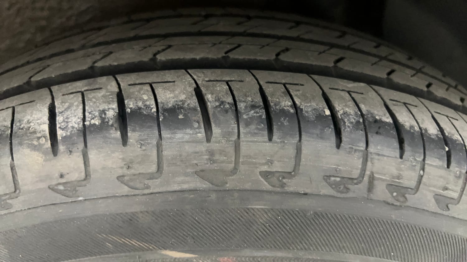 Used 2023 Maruti Suzuki Ignis Zeta 1.2 MT Petrol Manual tyres LEFT REAR TYRE TREAD VIEW