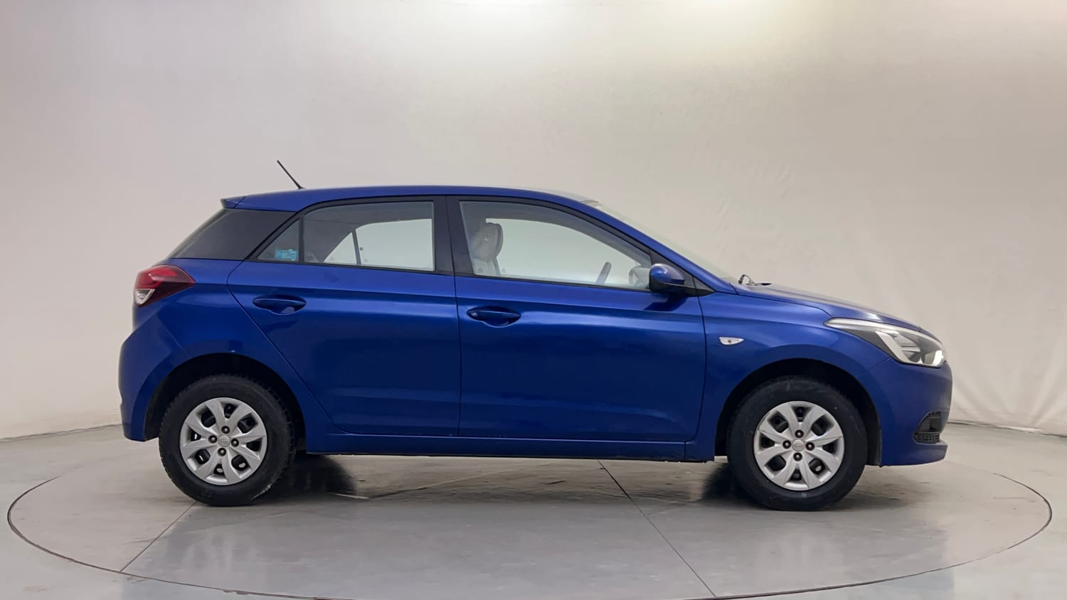 Used 2015 Hyundai Elite i20 Sportz 1.2 Petrol Manual exterior RIGHT SIDE VIEW