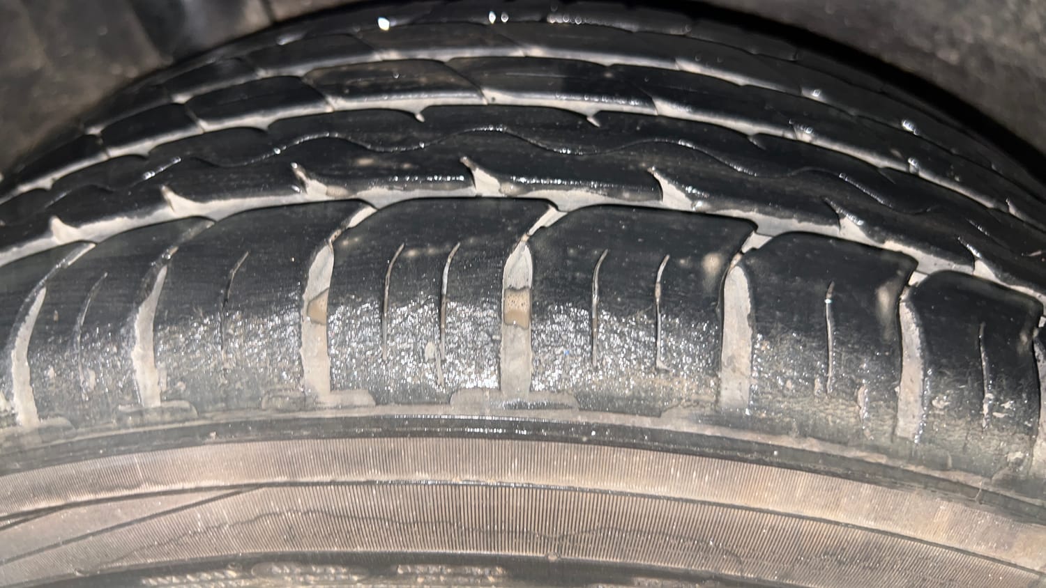 Used 2020 Hyundai Verna SX (O) 1.0 Turbo DCT Petrol Automatic tyres RIGHT REAR TYRE TREAD VIEW