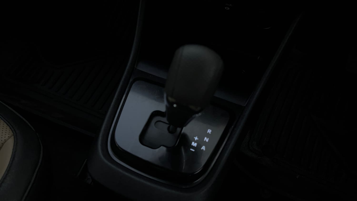 Used 2023 Tata Punch Kaziranga Creative iRA Pack AMT Petrol Automatic interior GEAR  KNOB VIEW