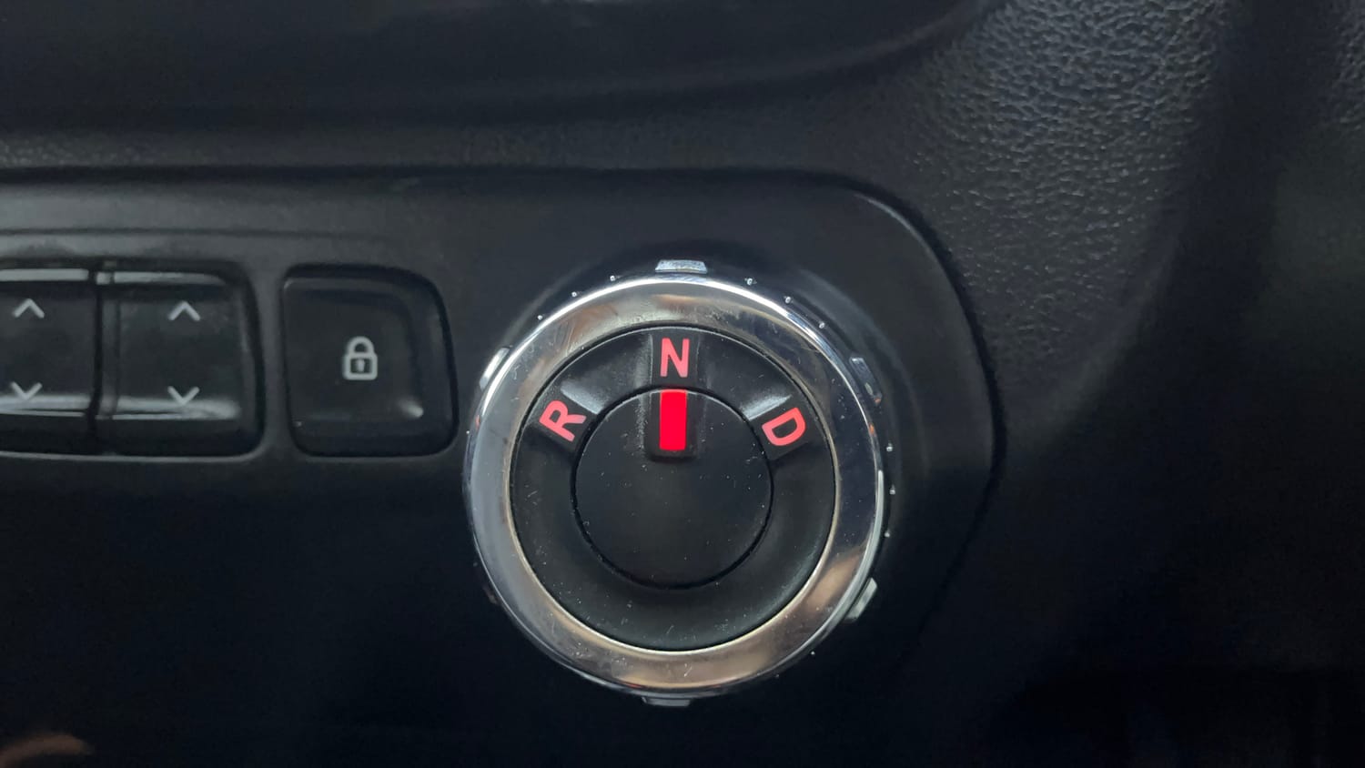 Used 2017 Renault Kwid CLIMBER 1.0 AMT Petrol Automatic interior GEAR  KNOB VIEW