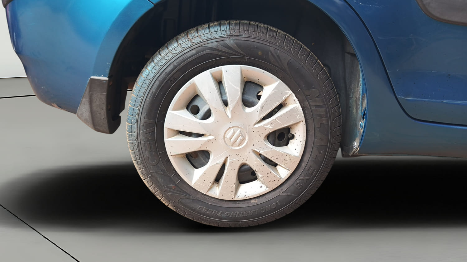 Used 2013 Maruti Suzuki Swift Dzire VDI Diesel Manual tyres RIGHT REAR TYRE RIM VIEW