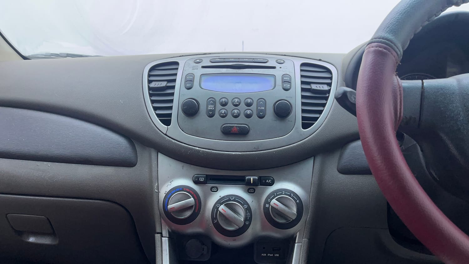 Used 2012 Hyundai i10 Sportz 1.2 Kappa2 Petrol Manual interior MUSIC SYSTEM & AC CONTROL VIEW