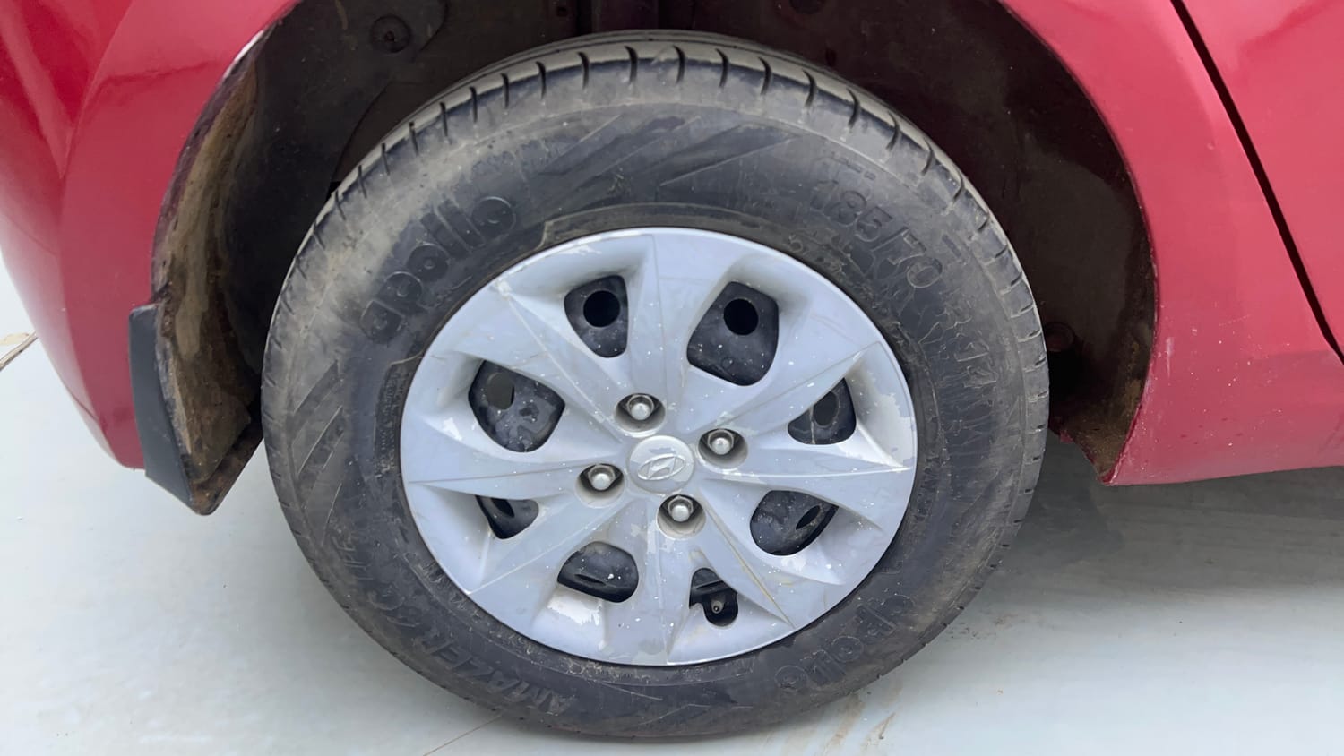 Used 2019 Hyundai Elite i20 Magna 1.2 Petrol Manual tyres RIGHT REAR TYRE RIM VIEW