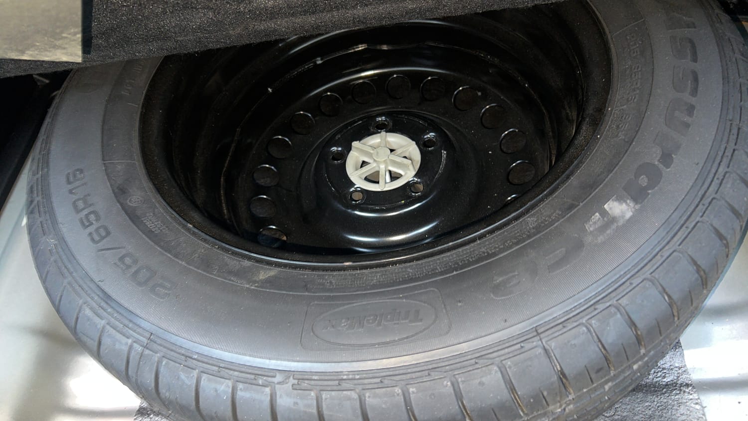 Used 2020 Kia Seltos HTX 1.5 Petrol Manual tyres SPARE TYRE VIEW