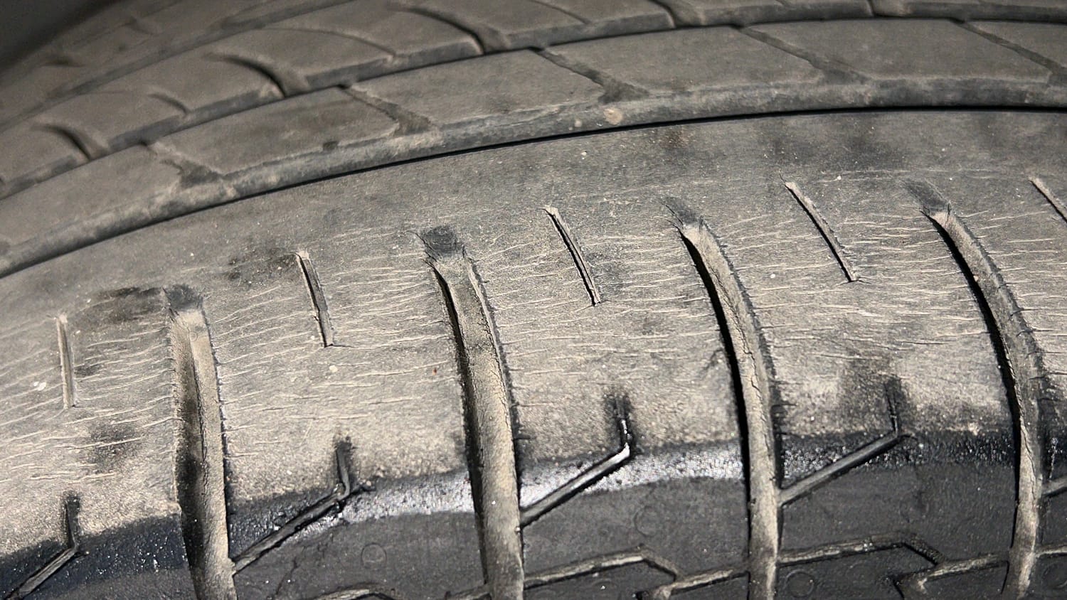 Used 2017 Hyundai i20 Active 1.2 S Petrol Manual tyres RIGHT FRONT TYRE TREAD VIEW