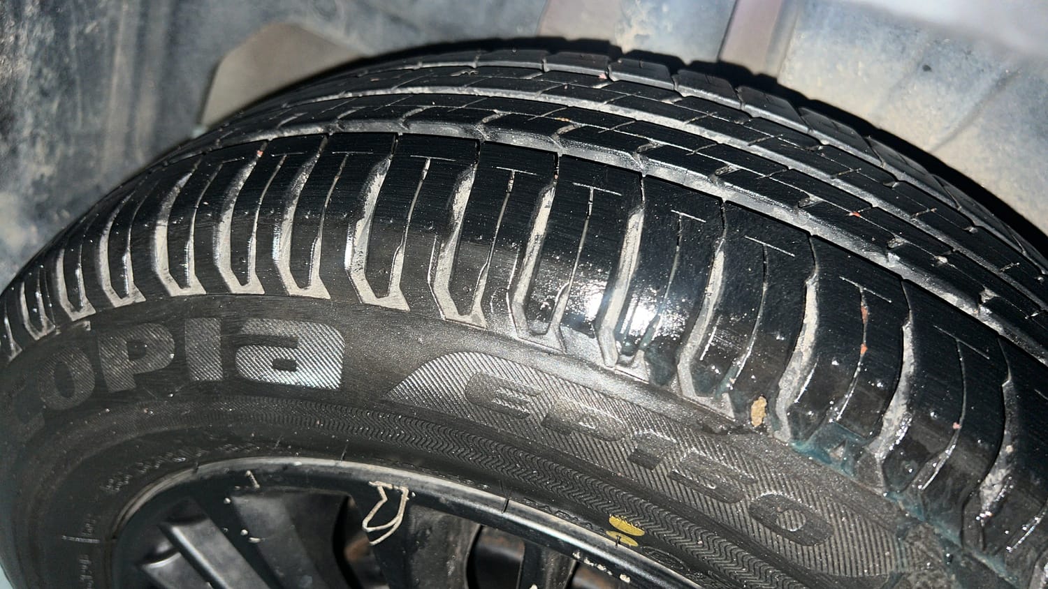Used 2020 Maruti Suzuki XL6 Alpha MT Petrol Petrol Manual tyres RIGHT REAR TYRE TREAD VIEW