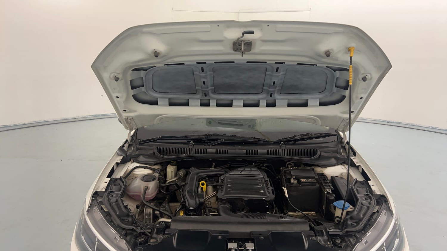 Used 2024 Volkswagen Virtus Highline 1.0 TSI AT Petrol Automatic engine ENGINE & BONNET OPEN FRONT VIEW