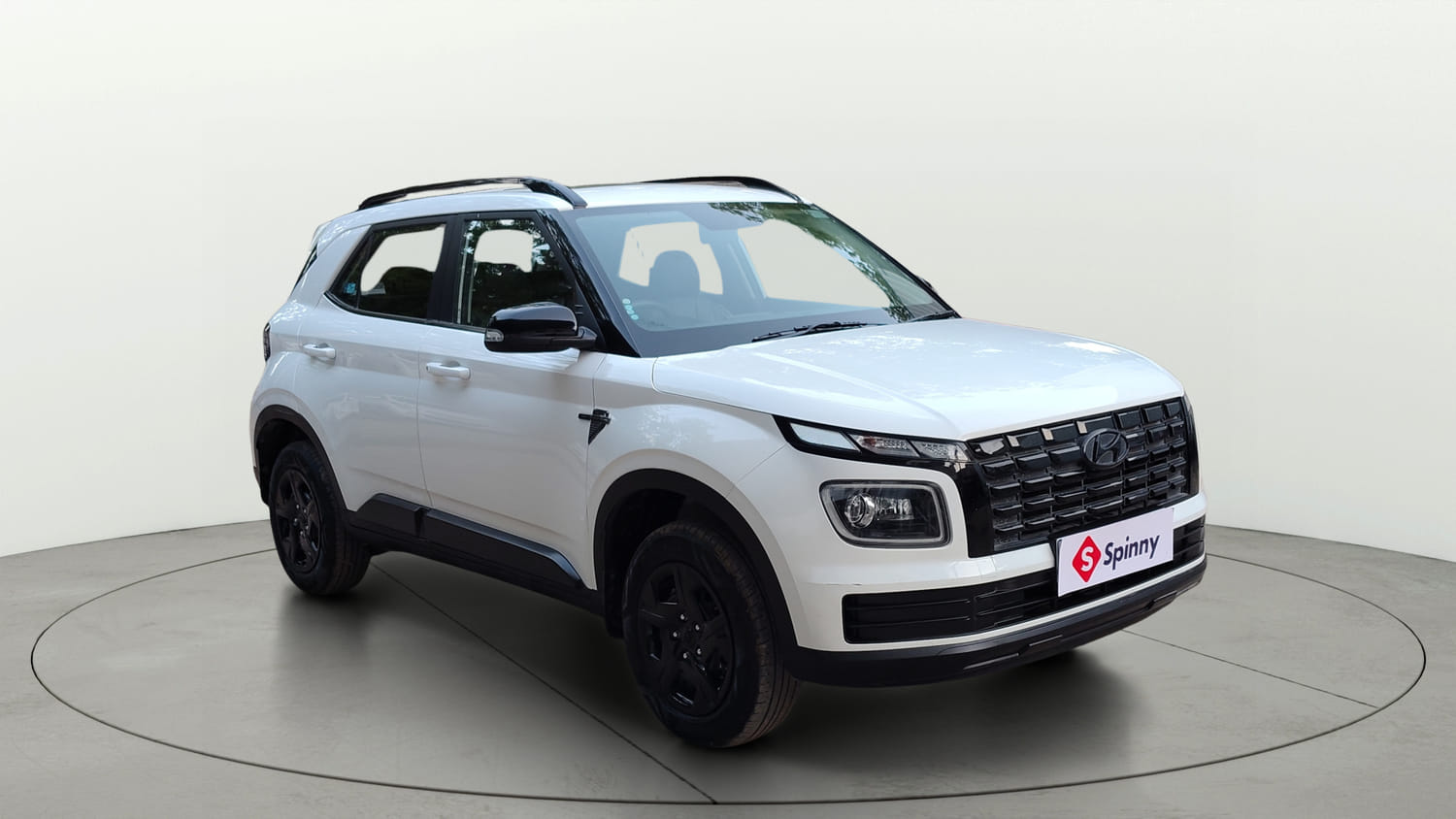 Used 2024 Hyundai Venue S (O) Plus 1.2 Petrol Adventure Edition Petrol Manual exterior RIGHT FRONT CORNER VIEW