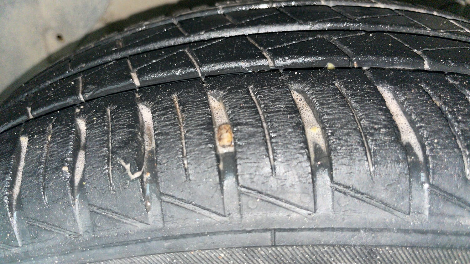 Used 2020 Hyundai Grand i10 Nios Sportz 1.2 Kappa VTVT Petrol Manual tyres LEFT FRONT TYRE TREAD VIEW