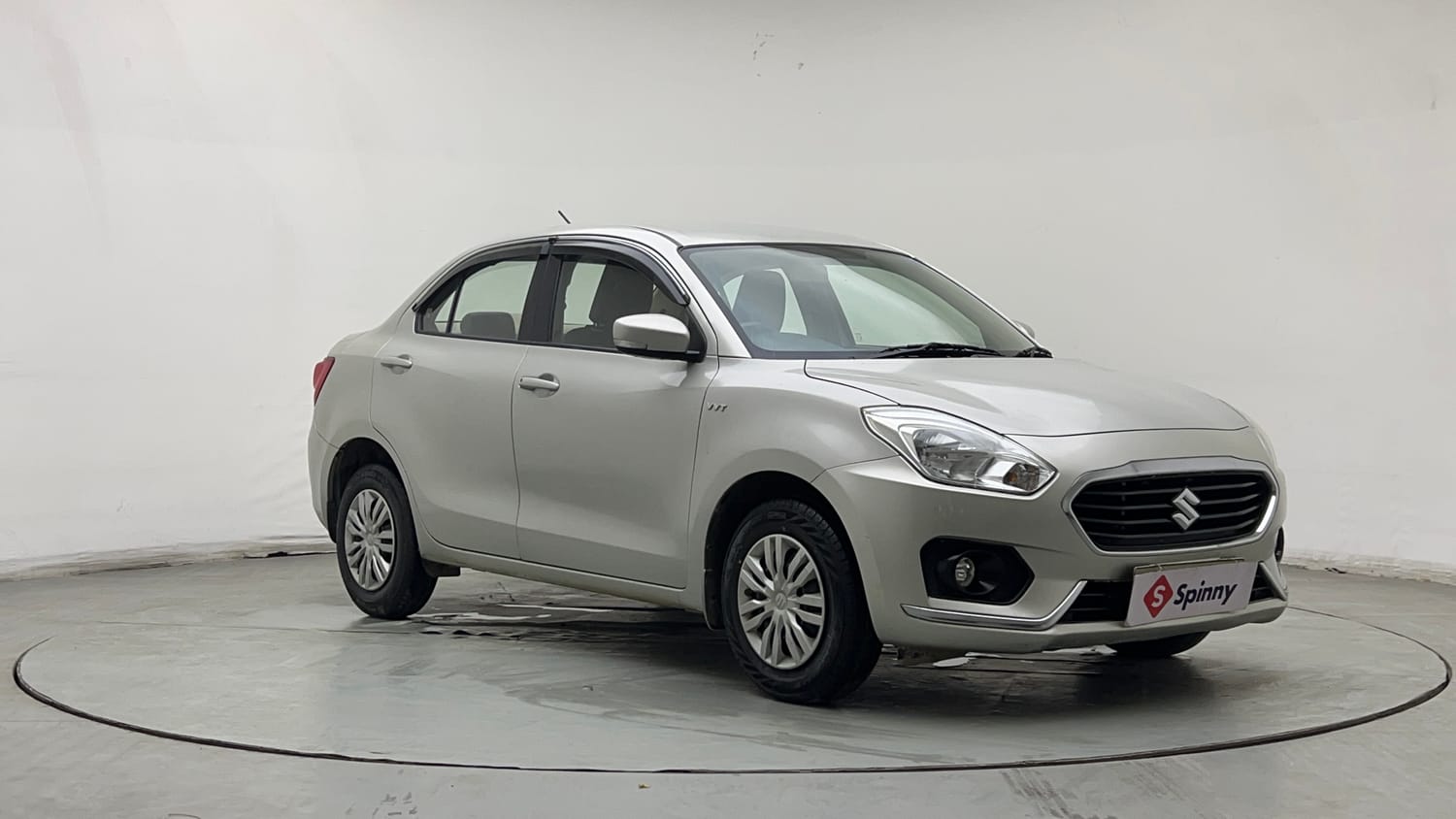 Used 2018 Maruti Suzuki Dzire VXi AMT Petrol Automatic exterior RIGHT FRONT CORNER VIEW