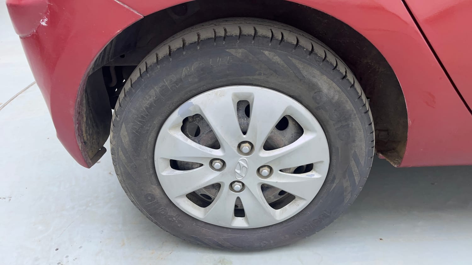 Used 2012 Hyundai i10 Sportz 1.2 Kappa2 Petrol Manual tyres RIGHT REAR TYRE RIM VIEW