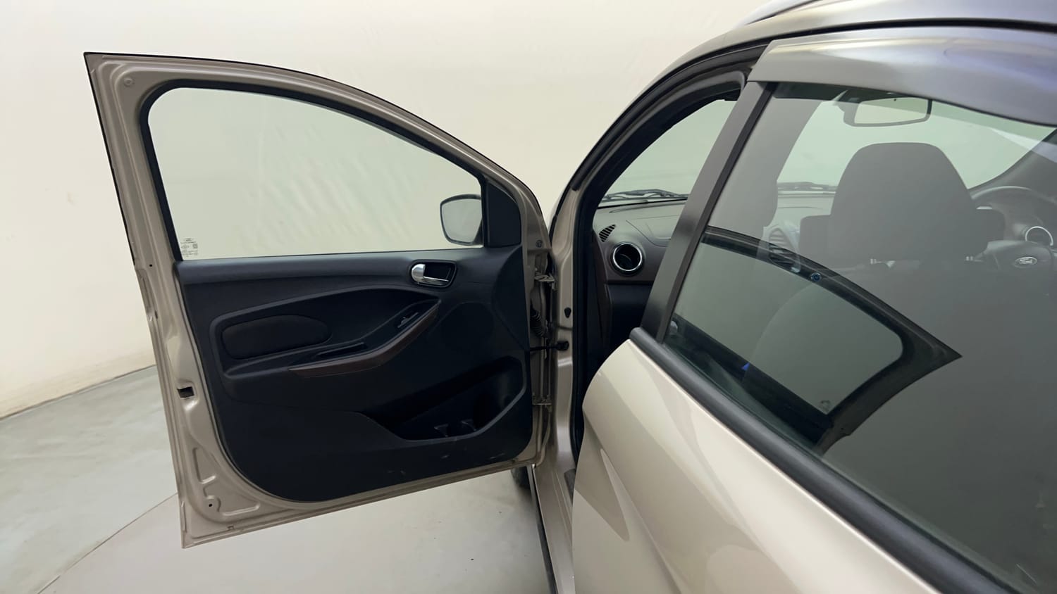 Used 2018 Ford Freestyle Titanium Plus 1.2 Ti-VCT Petrol Manual interior LEFT FRONT DOOR OPEN VIEW