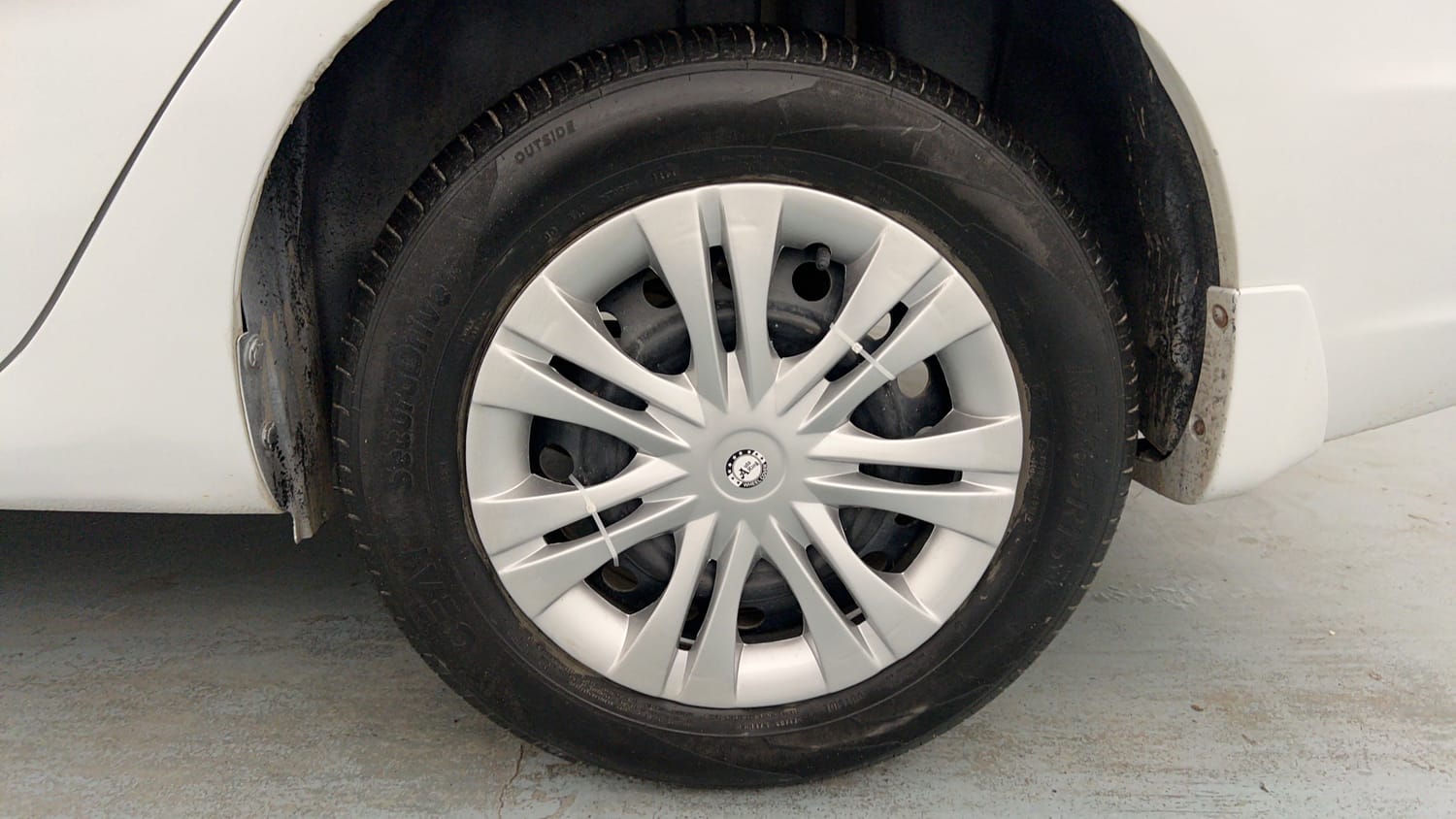 Used 2018 Maruti Suzuki Ciaz Delta 1.3 Hybrid Diesel Manual tyres LEFT REAR TYRE RIM VIEW