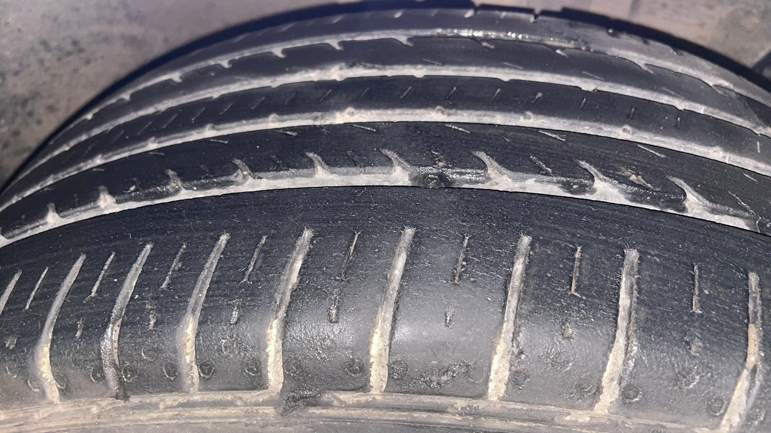 Used 2016 Hyundai Elite i20 Asta 1.2 (O) Petrol Manual tyres RIGHT FRONT TYRE TREAD VIEW