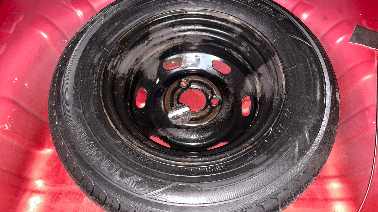Used 2018 Renault Kwid 1.0 RXT AMT Petrol Automatic tyres SPARE TYRE VIEW